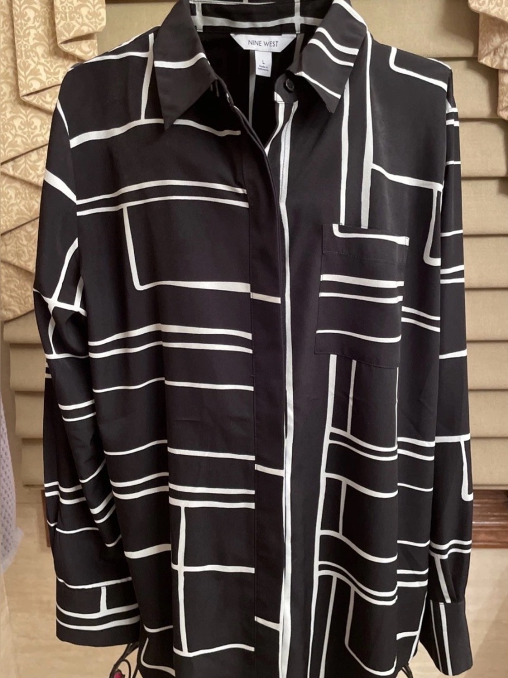 Nine West Black Long Sleeve Blouse with White Geometric Stripe Pattern Sz Large